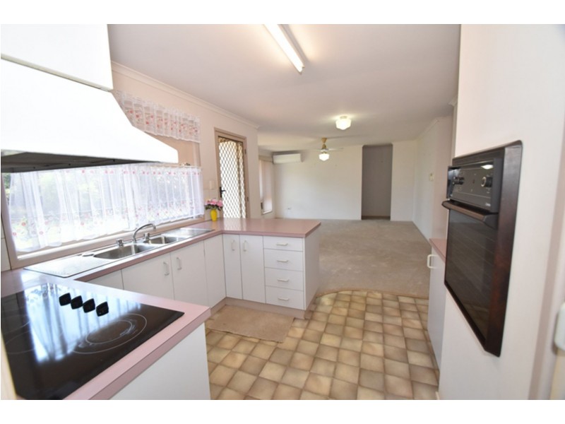 31 Riethmuller Street, Kearneys Spring QLD 4350