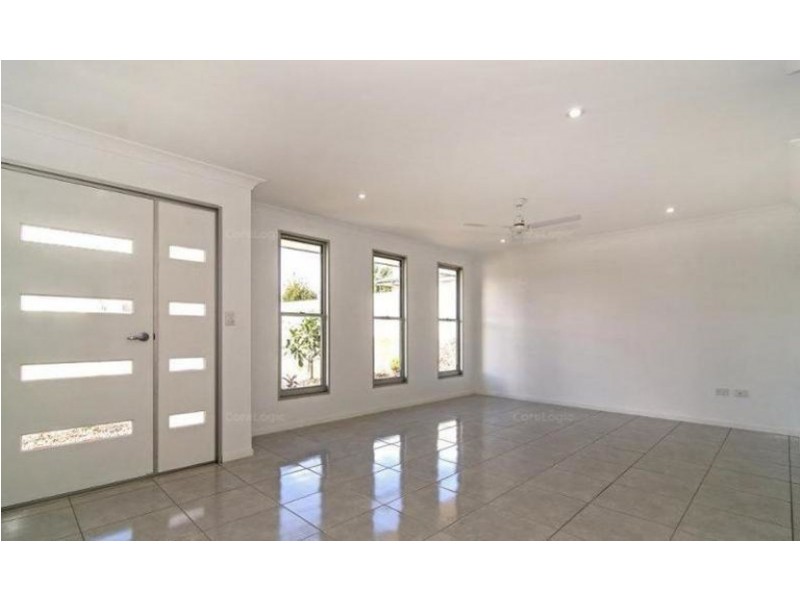 1 Honeyeater Drive, Highfields QLD 4352