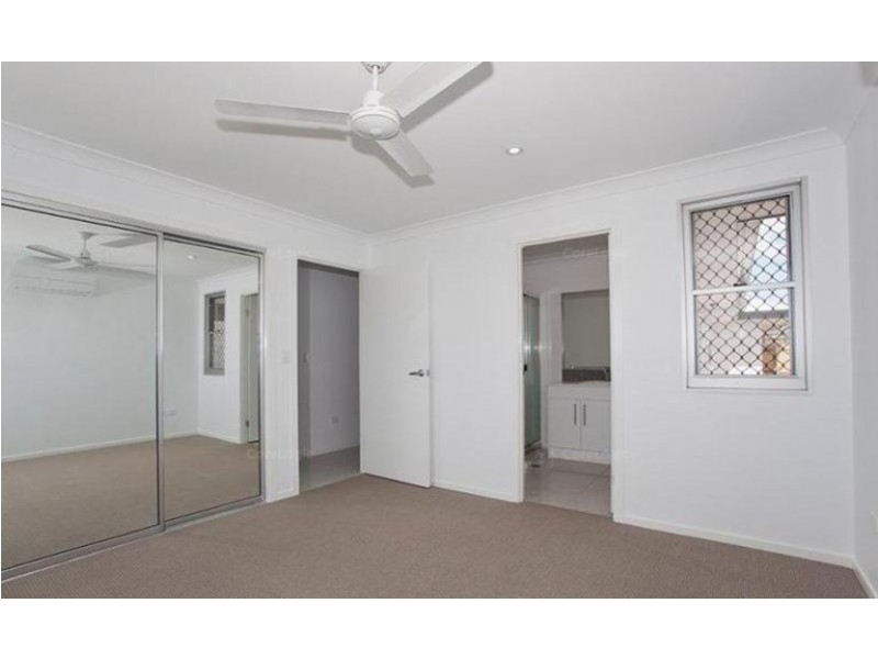 1 Honeyeater Drive, Highfields QLD 4352