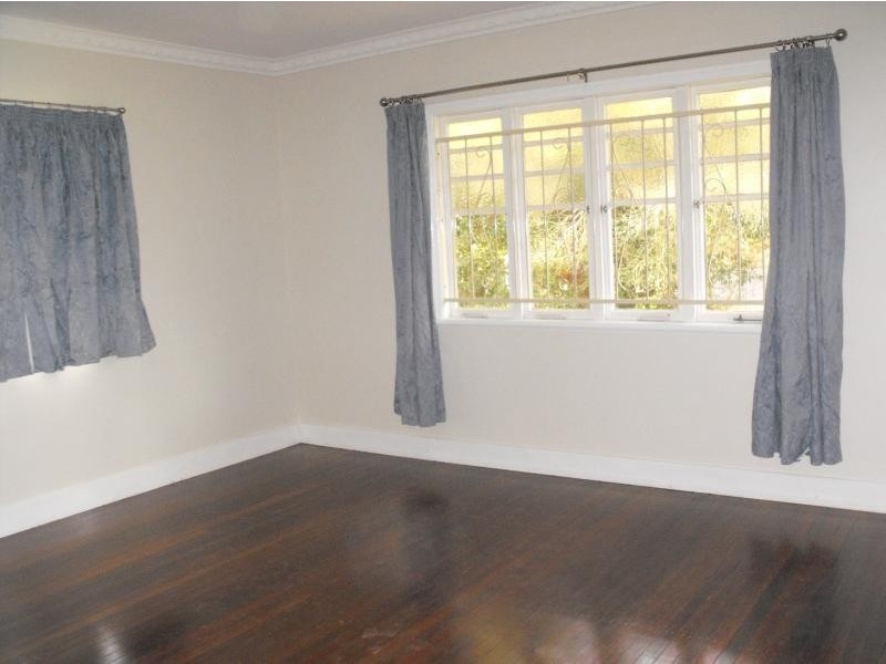 76 Lindsay Street, East Toowoomba QLD 4350