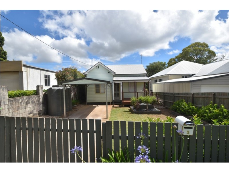 5 Seaton Street, South Toowoomba QLD 4350