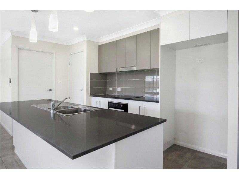 6 Magpie Drive, Cambooya QLD 4358