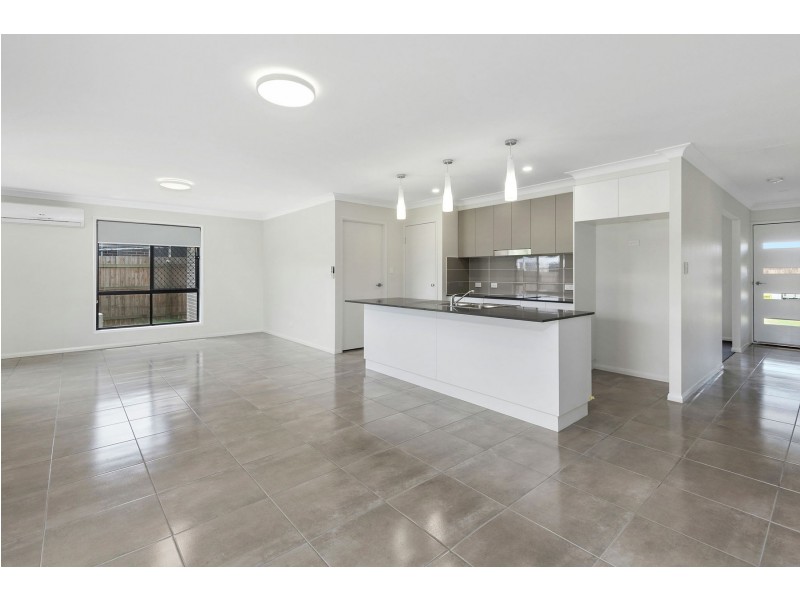 6 Magpie Drive, Cambooya QLD 4358