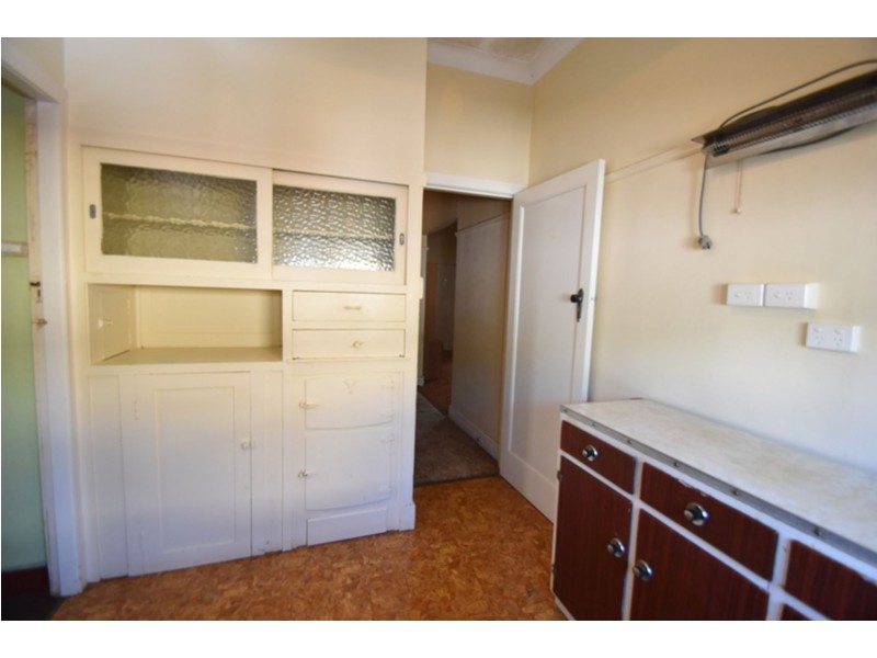 2/107a West Street, Newtown QLD 4350