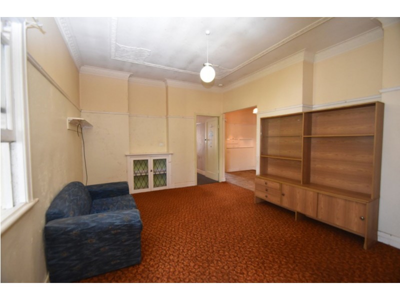 2/107a West Street, Newtown QLD 4350