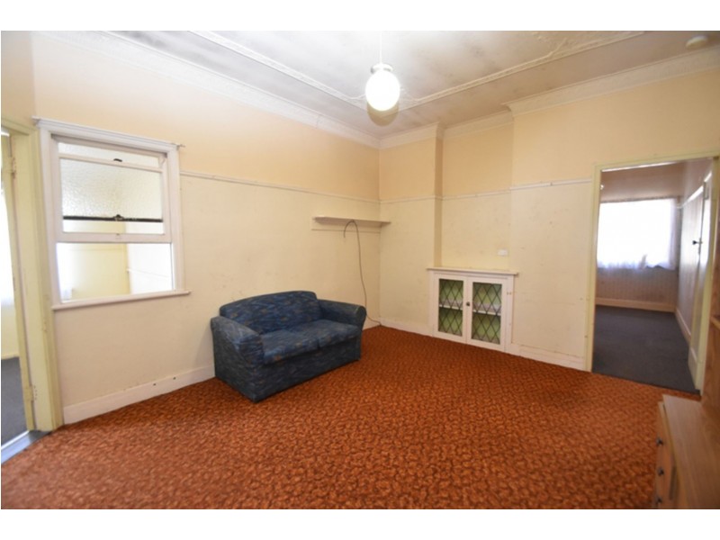 2/107a West Street, Newtown QLD 4350