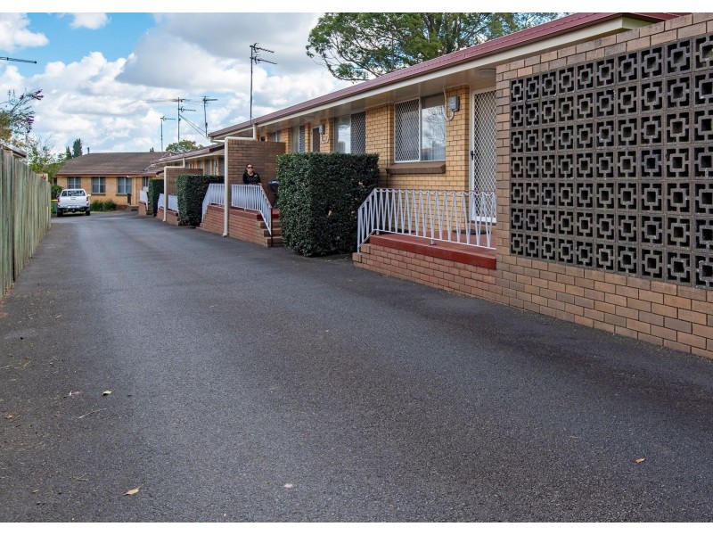 2/37A Tourist Road, East Toowoomba QLD 4350