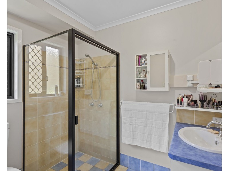 1 Goodman Court, Middle Ridge QLD 4350