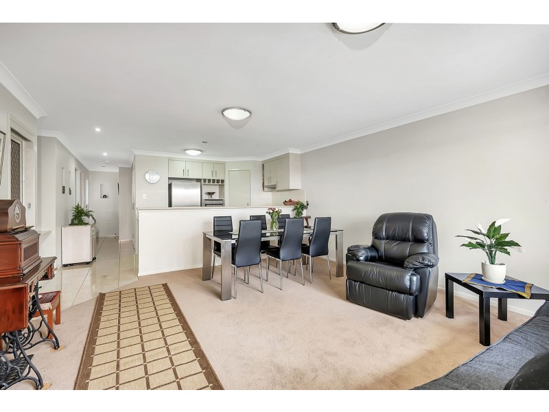 2/14 Sunning Street, Kearneys Spring QLD 4350