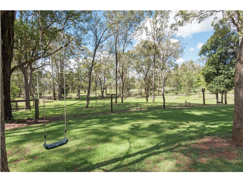 15 Adams Road, Cabarlah QLD 4352