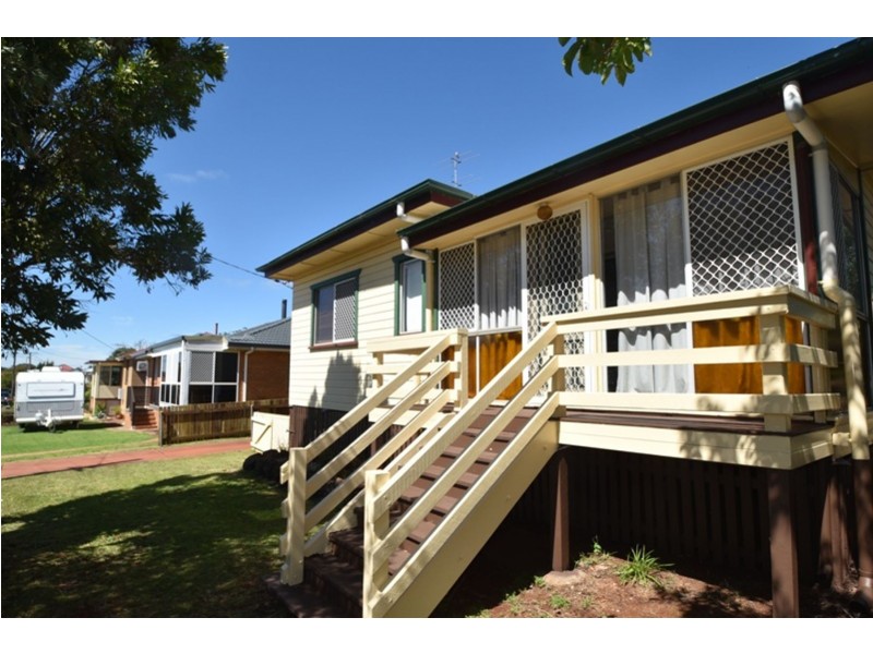 9 Ford Street, Rockville QLD 4350