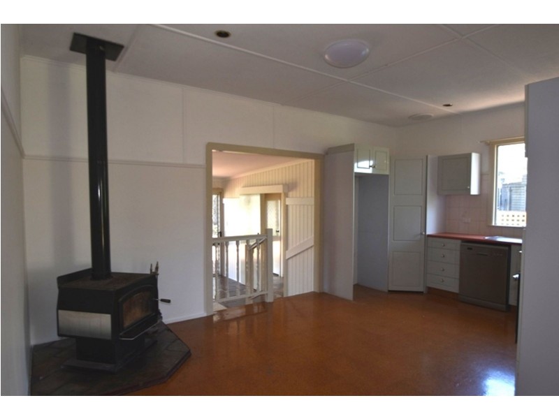 9 Ford Street, Rockville QLD 4350