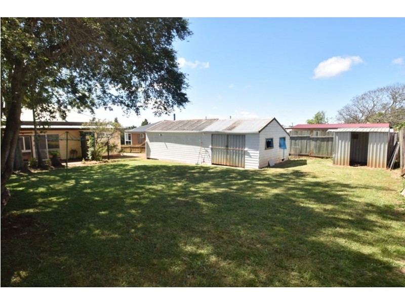 9 Ford Street, Rockville QLD 4350