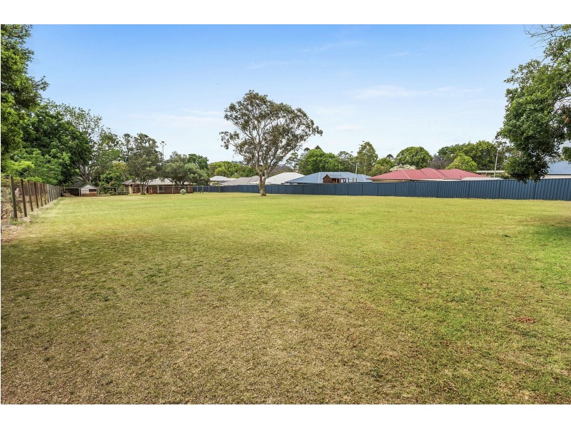 58 Hogg Street, Rockville QLD 4350