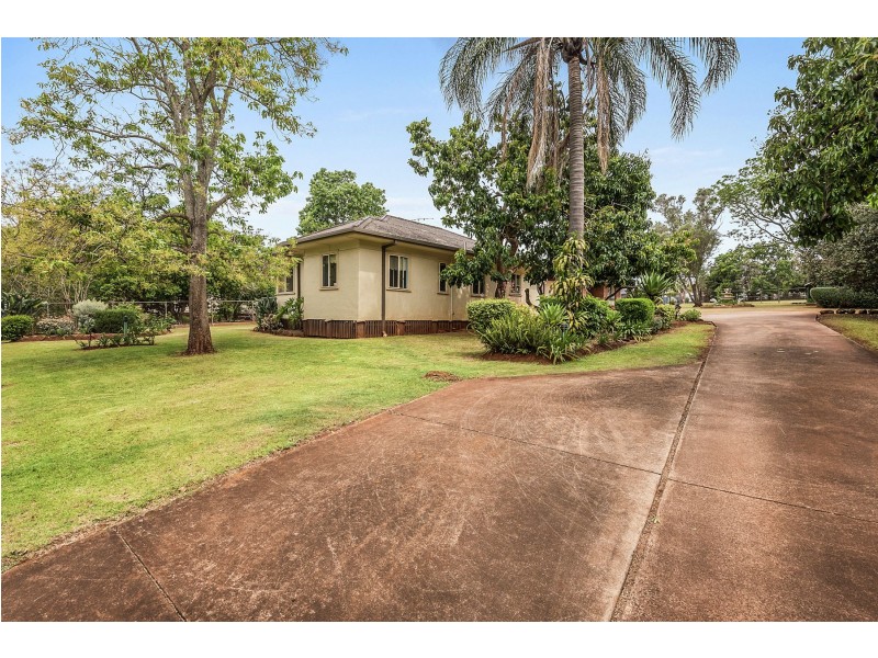 58 Hogg Street, Rockville QLD 4350