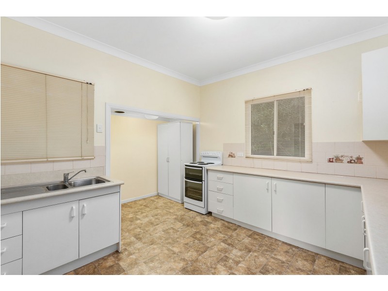 58 Hogg Street, Rockville QLD 4350