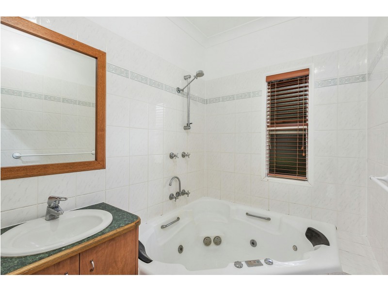 58 Hogg Street, Rockville QLD 4350