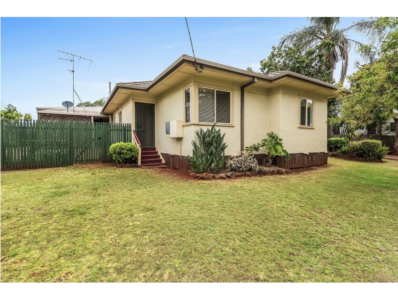 58 Hogg Street, Rockville QLD 4350