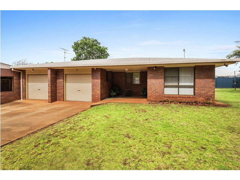 58 Hogg Street, Rockville QLD 4350