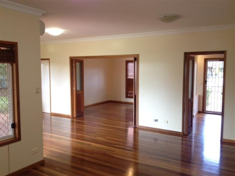 5 Vanham Close, Middle Ridge QLD 4350