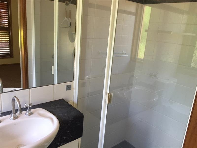 5 Vanham Close, Middle Ridge QLD 4350