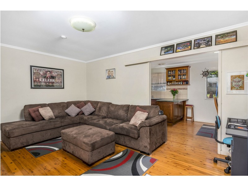 49 Debra Street, Centenary Heights QLD 4350