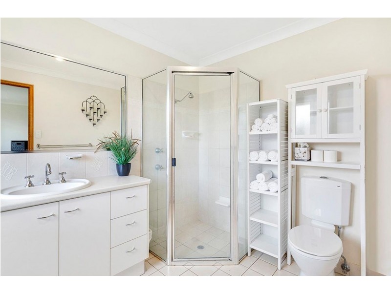 8 Rama Court, Kearneys Spring QLD 4350