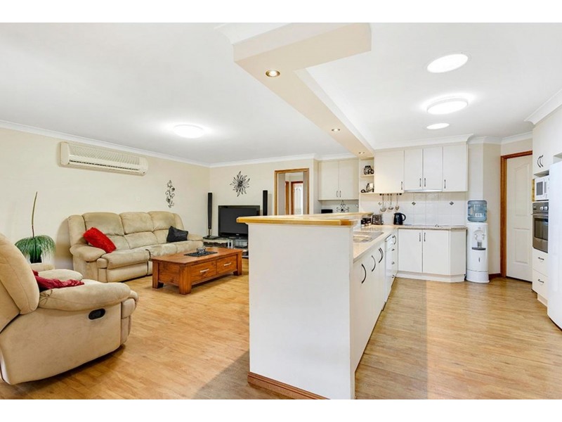 8 Rama Court, Kearneys Spring QLD 4350