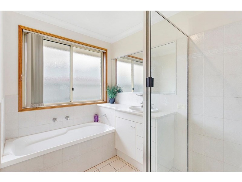 8 Rama Court, Kearneys Spring QLD 4350