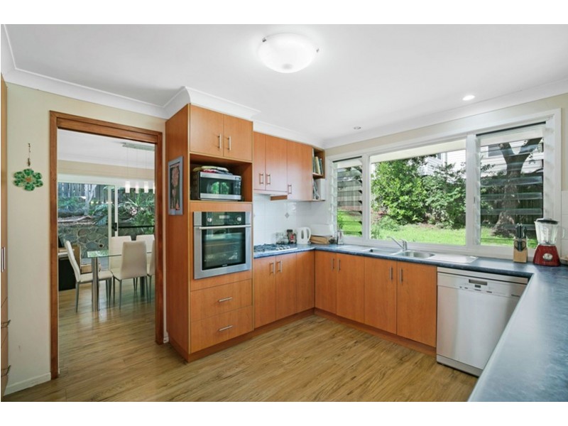 42 Mackenzie Street, Mount Lofty QLD 4350