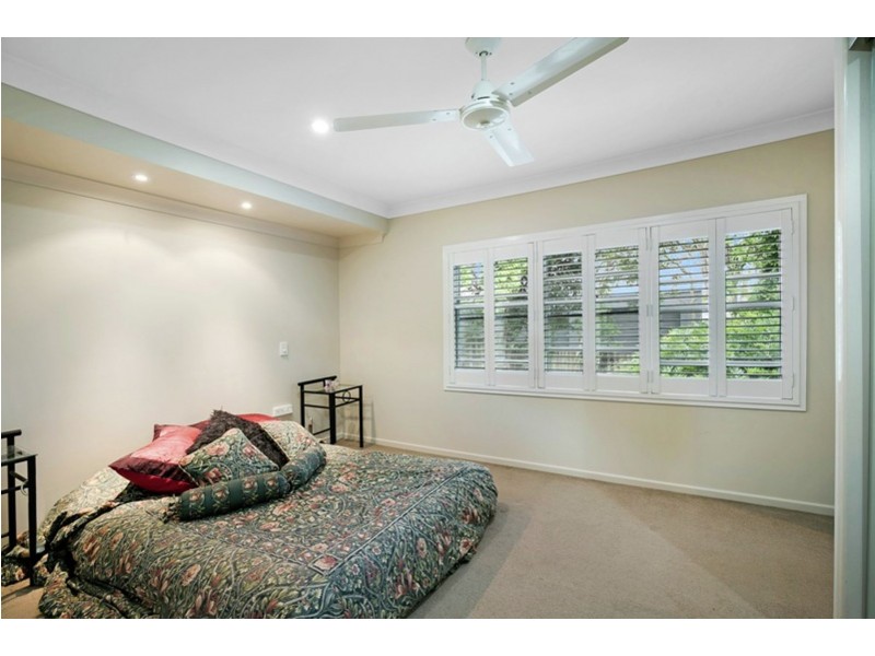 42 Mackenzie Street, Mount Lofty QLD 4350