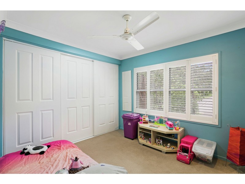 42 Mackenzie Street, Mount Lofty QLD 4350