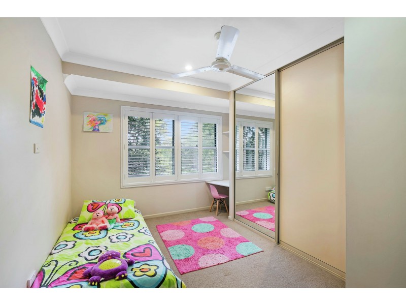 42 Mackenzie Street, Mount Lofty QLD 4350