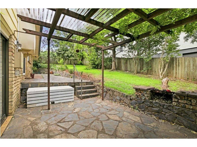 42 Mackenzie Street, Mount Lofty QLD 4350