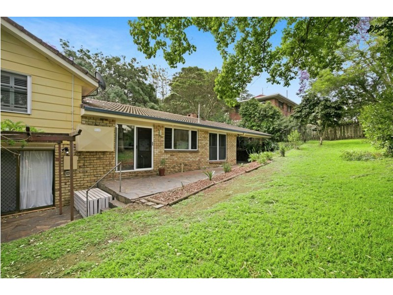 42 Mackenzie Street, Mount Lofty QLD 4350