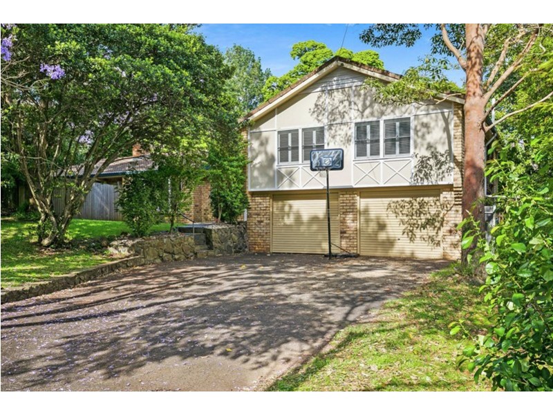 42 Mackenzie Street, Mount Lofty QLD 4350