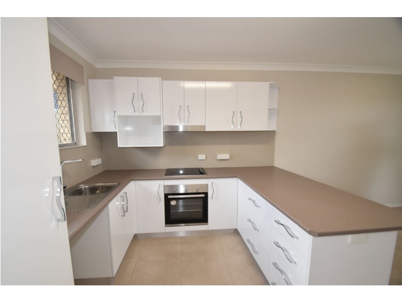2/235A South Street, South Toowoomba QLD 4350