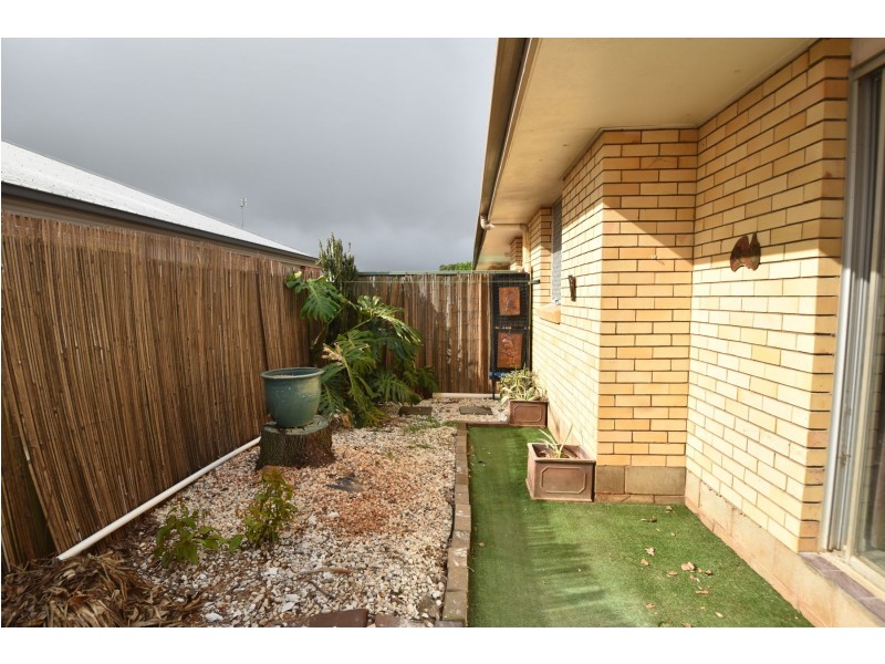 2/235A South Street, South Toowoomba QLD 4350