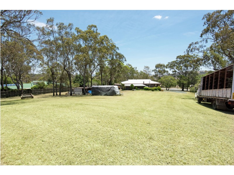 6 Glen Court, Glenvale QLD 4350