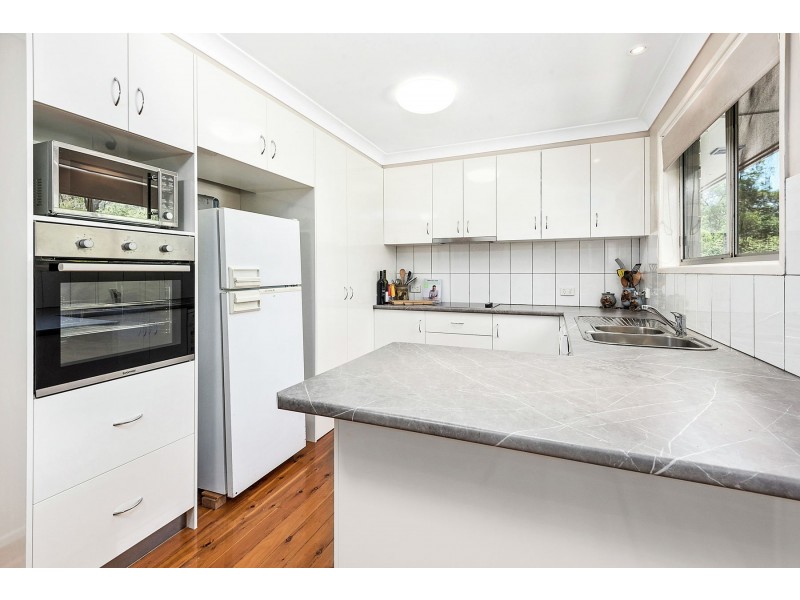 6 Glen Court, Glenvale QLD 4350