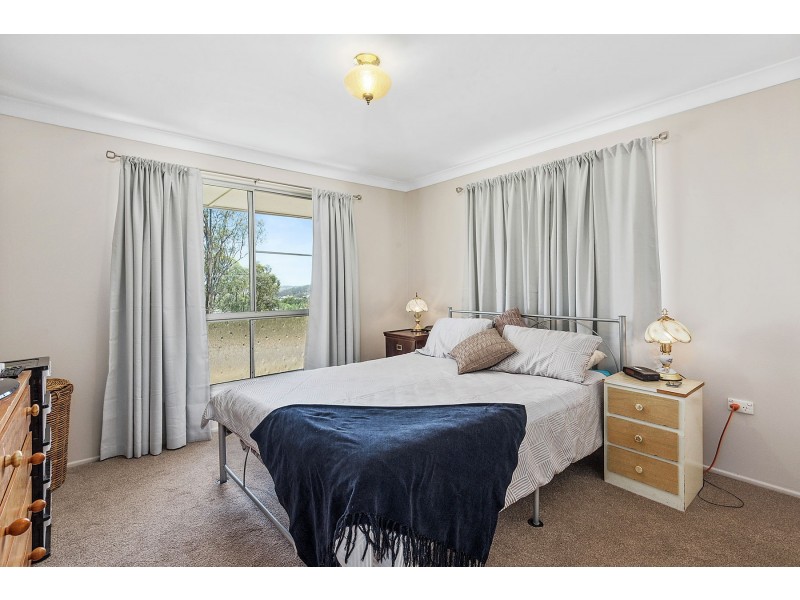 6 Glen Court, Glenvale QLD 4350