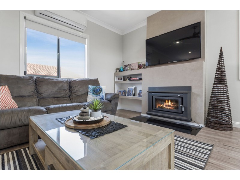 44 Llewellyn Street, Centenary Heights QLD 4350