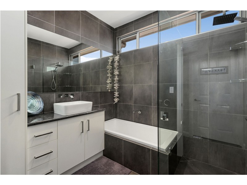 44 Llewellyn Street, Centenary Heights QLD 4350