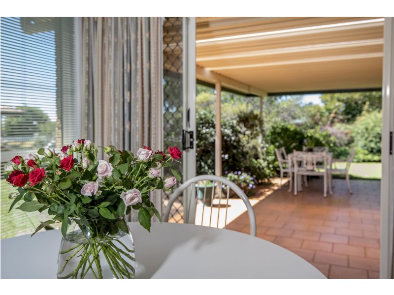 8 Buckle Court, Middle Ridge QLD 4350