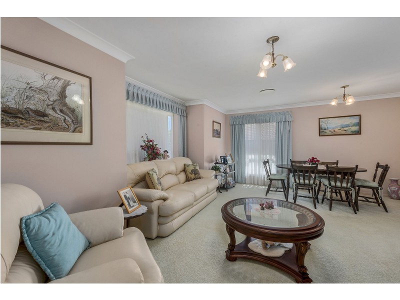 8 Buckle Court, Middle Ridge QLD 4350