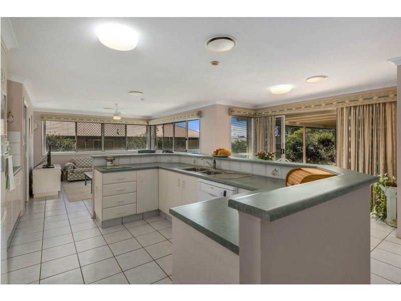 8 Buckle Court, Middle Ridge QLD 4350