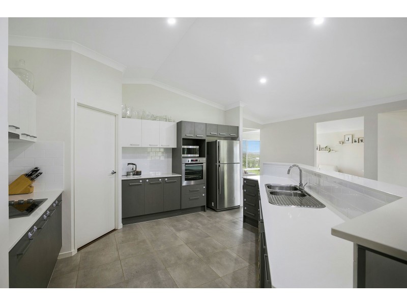 3 Pepperwood Place, Withcott QLD 4352