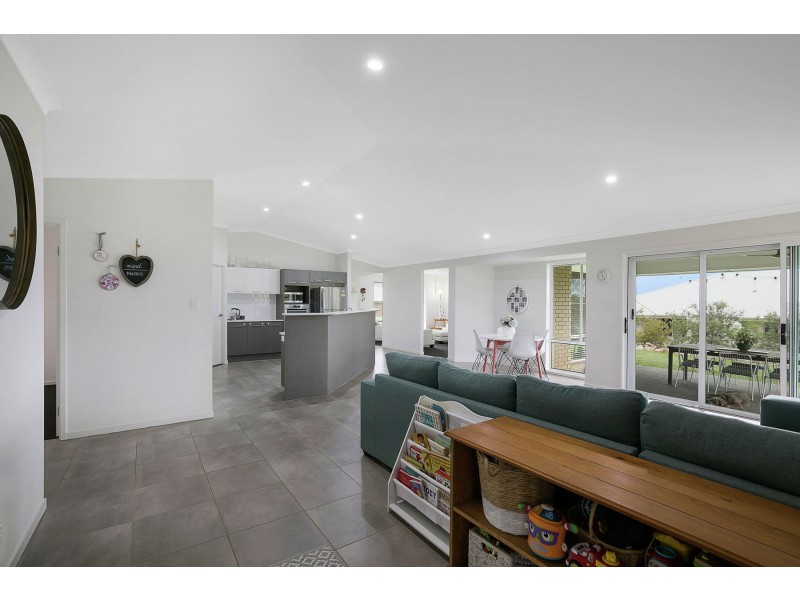 3 Pepperwood Place, Withcott QLD 4352
