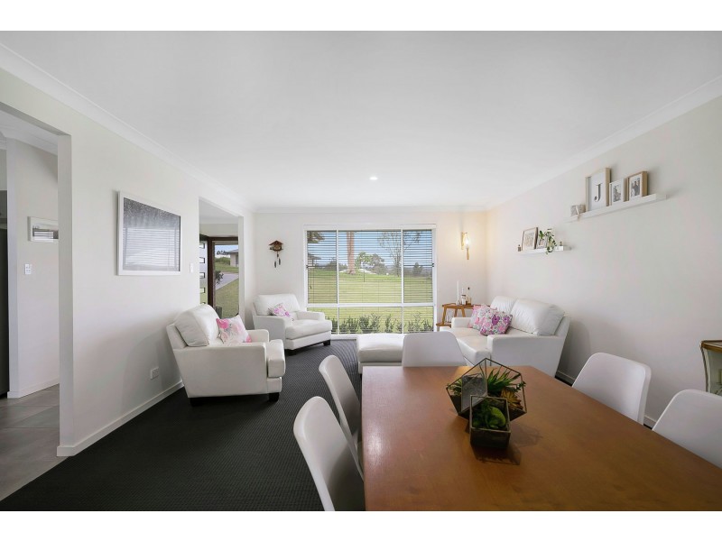 3 Pepperwood Place, Withcott QLD 4352