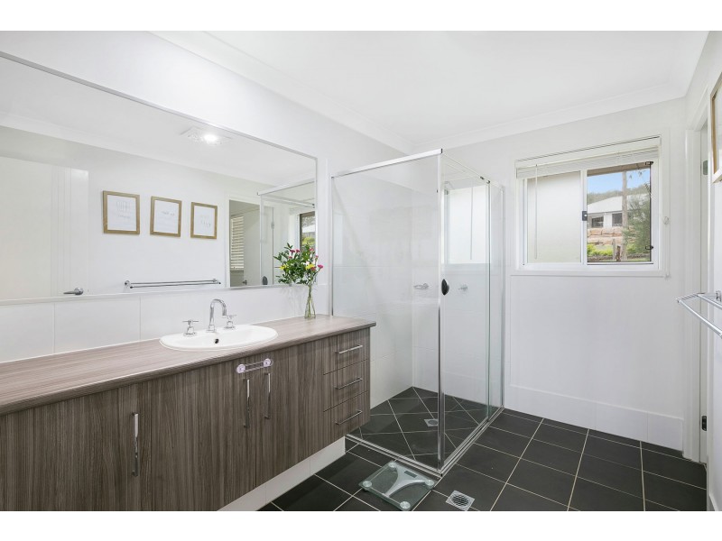 3 Pepperwood Place, Withcott QLD 4352